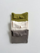 Load image into Gallery viewer, MINIROBE KIDS TURTLE NECK TEE**Preorder