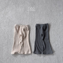 Load image into Gallery viewer, BELLA KIDS SHINY BOOTCUT LEGGINGS**PREORDER