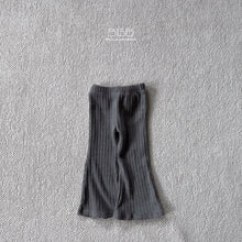 Load image into Gallery viewer, BELLA KIDS SHINY BOOTCUT LEGGINGS**PREORDER