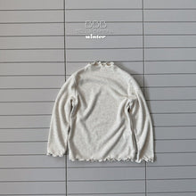 Load image into Gallery viewer, BELLA KIDS NARI TURTLENECK TEE*PREORDER