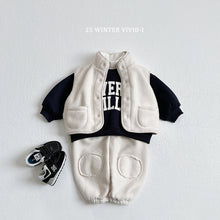 Load image into Gallery viewer, VIVID KIDS FLUFFY VEST*PREORDER