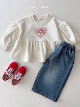 Load image into Gallery viewer, DAILYBEBE KIDS LOVELY MOMENT T SHIRT **PREORDER