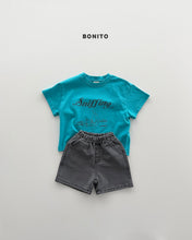 Load image into Gallery viewer, BONITO KIDS SNIFFING TEE**PREORDER