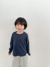 將圖片載入圖庫檢視器中，綠色兒童魅力T卹*預購