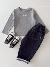 Load image into Gallery viewer, DAILYBEBE KIDS SNUG FIT T SHIRT **PREORDER
