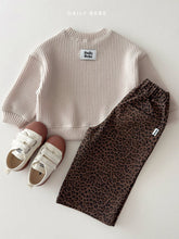 Load image into Gallery viewer, DAILYBEBE KIDS RIBBED PUFFY SWEAT SHIRTSWEATSHIRT **PREORDER