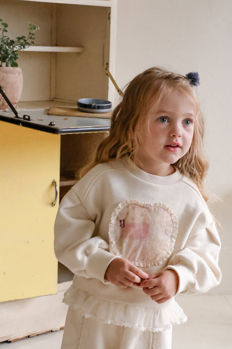 FLO KIDS APPLE SWEATSHIRT**PREORDER