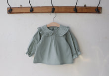 將圖片載入到圖庫檢視器中，FLO KIDS CRUMBLE BLOUSE**預訂