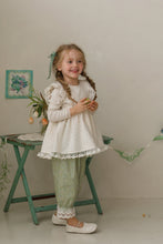 Load image into Gallery viewer, FLO KIDS SPRING SUSAN AAPRON*PREORDER