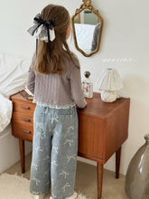 Load image into Gallery viewer, POISSON KIDS BOW JEANS**PREORDER