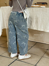 Load image into Gallery viewer, POISSON KIDS BOW JEANS**PREORDER