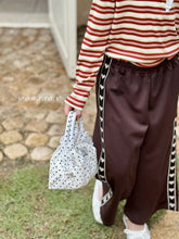 Load image into Gallery viewer, POISSON KIDS HEART TRIM PANTS**PREORDER