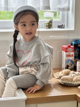 Load image into Gallery viewer, POISSON KIDS HEART SWEAT**PREORDER