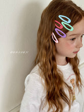 Load image into Gallery viewer, POISSON KIDS PACK OF COLORFUL CLIPS**PREORDER