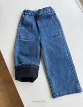 Load image into Gallery viewer, MOMOANN KIDS STRAIGHT DENIM PANTS*PREORDER