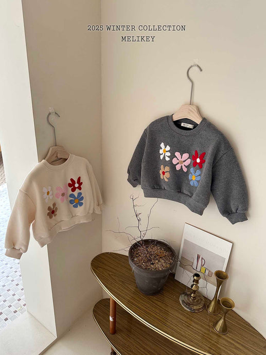 MEL KIDS BOUCLE FLOWER SWEAT SHIRT**PREORDER