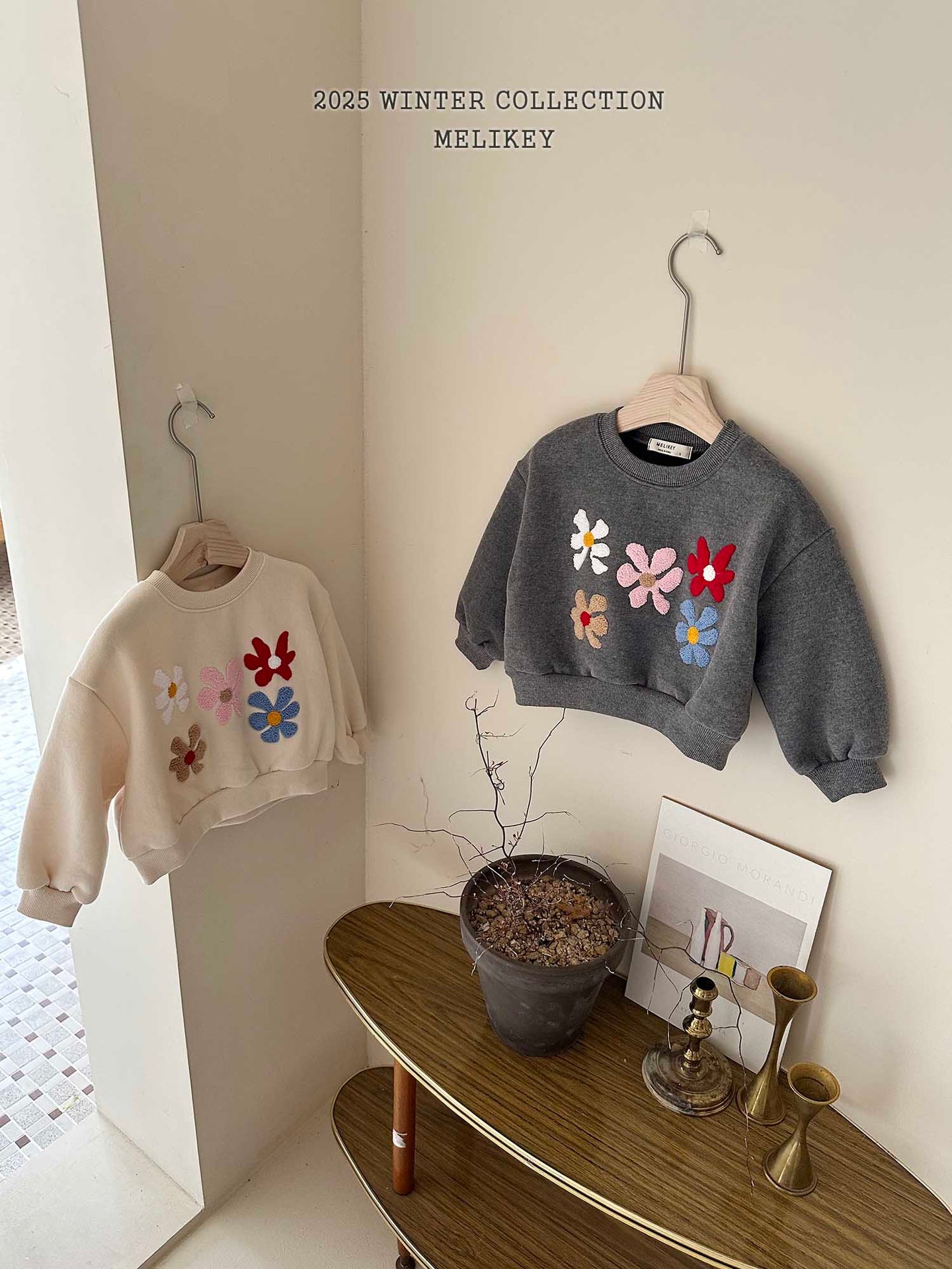 MEL KIDS BOUCLE FLOWER SWEAT SHIRT**PREORDER