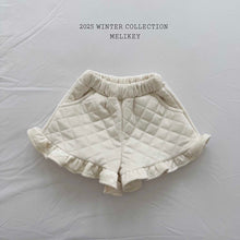 Load image into Gallery viewer, MEL KIDS QUILITED FRILL SHORTS**PREORDER
