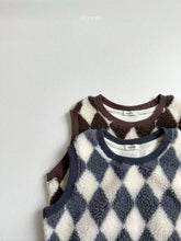 Load image into Gallery viewer, DIGREEN KIDS ARGYLE VEST*PREORDER