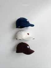 Load image into Gallery viewer, DIGREEN KIDS HEART CAP*PREORDER