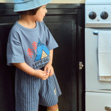 將圖片載入圖庫檢視器中，FIRST BLUE 兒童露營短袖T卹**預購**