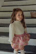 Load image into Gallery viewer, MEL KIDS KNIT BIG FLOWERS SHORTS**PREORDER