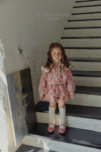 Load image into Gallery viewer, MEL KIDS KNIT BIG FLOWERS SHORTS**PREORDER