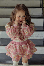 Load image into Gallery viewer, MEL KIDS KNIT BIG FLOWERS SHORTS**PREORDER