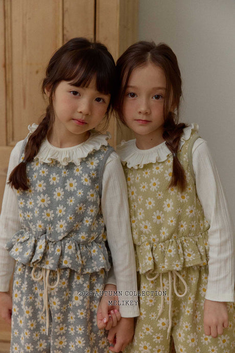 MEL KIDS FALL BIG DAISY VEST**PREORDER