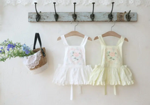 Load image into Gallery viewer, FLO KID Grace Apron *Preorder