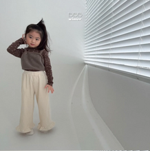 Load image into Gallery viewer, BELLA KIDS CORDUROY FRILL PANTS*PREORDER