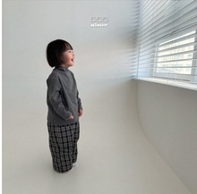 Load image into Gallery viewer, BELLA KIDS THE LOOSE TURTLENECK*PREORDER