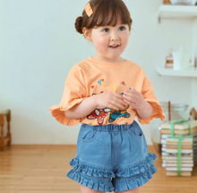 將圖片載入圖庫檢視器中，FIRST BLUE 緞帶刺繡牛仔短褲**預購**