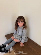 Load image into Gallery viewer, BANANA KIDS DUN RIB SOCKS *PREORDER