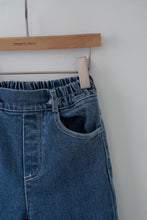 Load image into Gallery viewer, MOMOANN KIDS SPRING BOOTSCUT DENIM JEANS*PREORDER