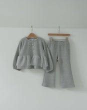 Load image into Gallery viewer, MOMOANN KIDS SPRING GREY PUFF BOW TOP BOTTOM SET*PREORDER