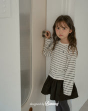 Load image into Gallery viewer, BANANA KIDS PLEATED SKIRT* PREORDER