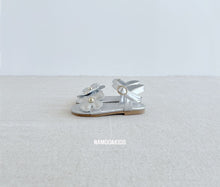 Load image into Gallery viewer, NAMOO KIDS FLOWER SANDALS**PREORDER