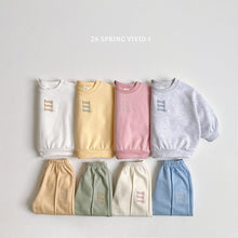 將圖片載入到圖庫檢視器中，VIVID KIDS 擁抱上衣和下裝套裝*預購