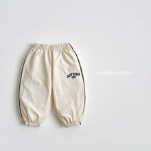 將圖片載入到圖庫檢視器中，VIVID 兒童條紋尼龍慢跑褲*預購