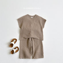 Load image into Gallery viewer, VIVID KIDS SUMMER CASUAL TOP BOTTOM SET *PREORDER