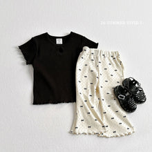 Load image into Gallery viewer, VIVID KIDS SUMMER PATTERN FLARED CROPPED PANTS*PREORDER