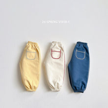 將圖片載入到圖庫檢視器中，VIVID 兒童口袋休閒褲*預購