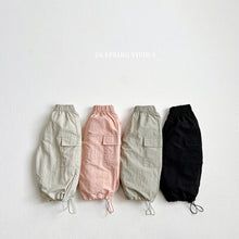 將圖片載入圖庫檢視器中，VIVID 兒童工裝褲*預購