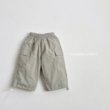 將圖片載入圖庫檢視器中，VIVID 兒童工裝褲*預購