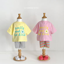 Load image into Gallery viewer, VIVID KIDS STRIPE BIKE SHORT*PREORDER