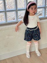 Load image into Gallery viewer, POISSON KIDS FRILL FLORAL SHORTS**PREORDER
