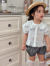 Load image into Gallery viewer, POISSON KIDS BUTTON SHORTS**PREORDER