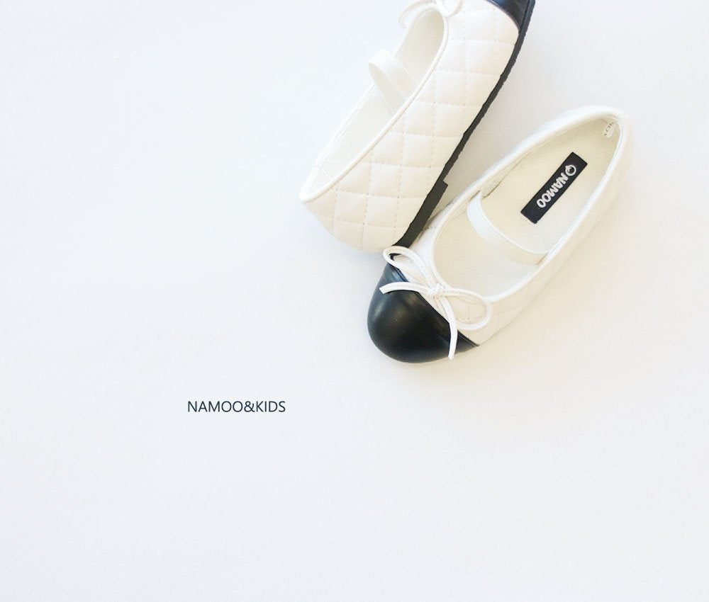 Shop CHANEL Sneakers G38803 by コロロ1983  BUYMA